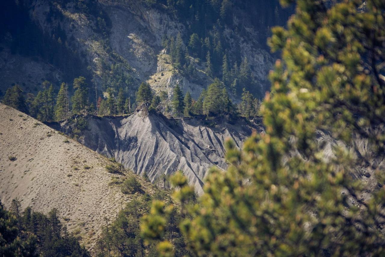 Hotel Alpina Kandersteg Exteriör bild